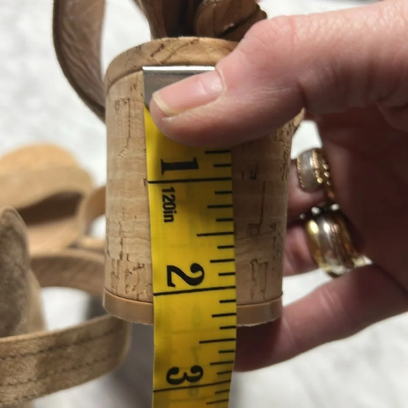 Gianvito Rossi Rikki Sandal in Tan Suede Size 38 - Picture 10 of 10